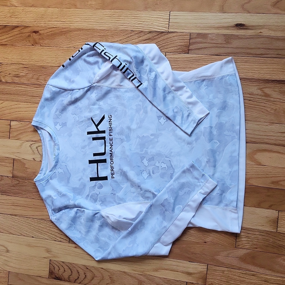 Huk women's performance fishing shirt